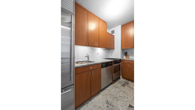 139 E 33rd St Apt 9N, New York City, NY 10016