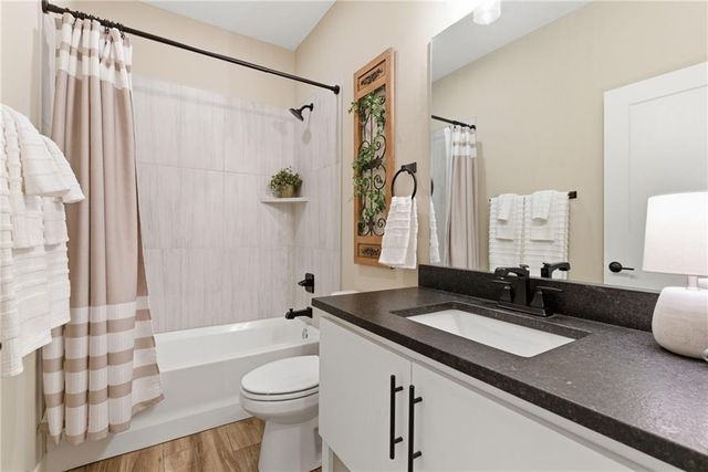 11230 S Zarda Drive, Olathe, KS 66061