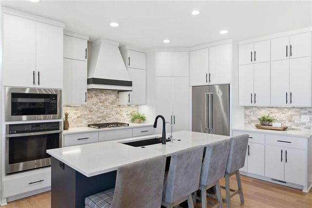 11230 S Zarda Drive, Olathe, KS 66061