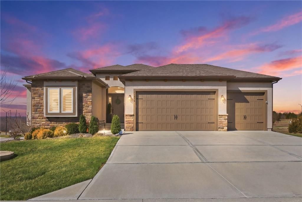 11230 S Zarda Drive, Olathe, KS 66061