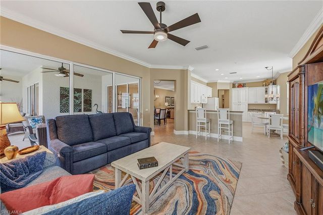 9224 Campanile CIR # 201, Naples, FL 34114