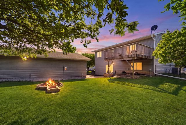 1801 W Cheyenne Court, Polk City, IA 50226