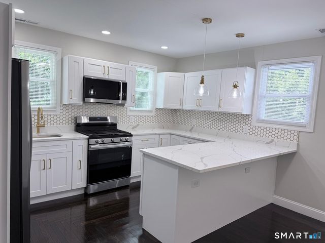 31 Atwater Avenue E, Derby, CT 06418