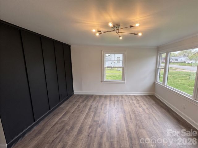 142 S Ervin Avenue, Newton, NC 28658