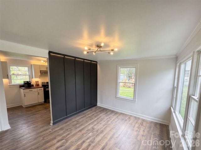 142 S Ervin Avenue, Newton, NC 28658
