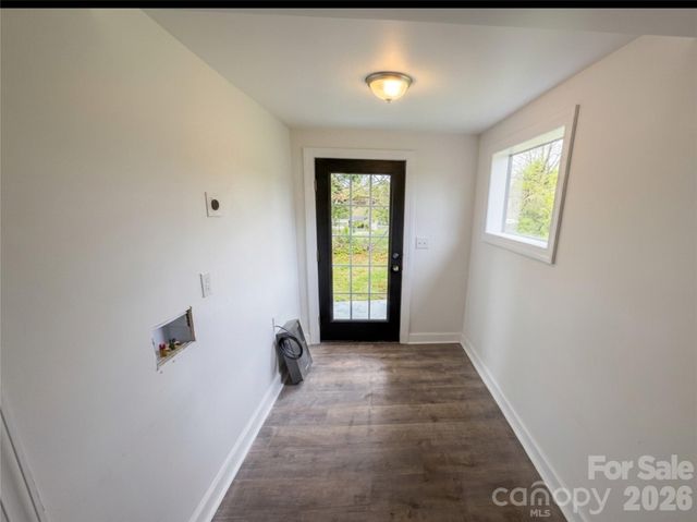 142 S Ervin Avenue, Newton, NC 28658