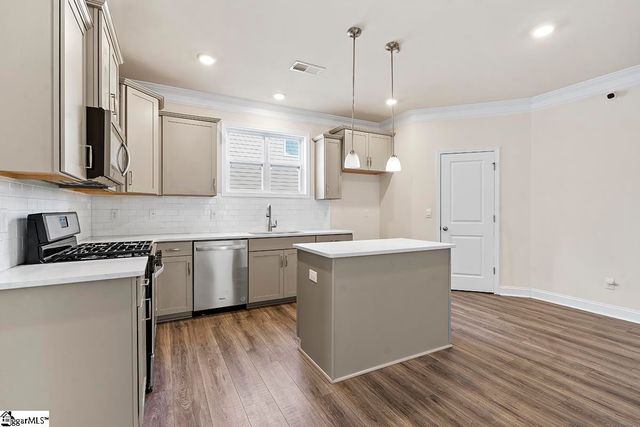 610 Raleighwood Lane, Simpsonville, SC 29681