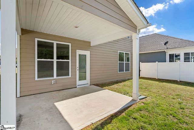 610 Raleighwood Lane, Simpsonville, SC 29681