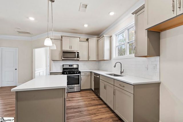 610 Raleighwood Lane, Simpsonville, SC 29681