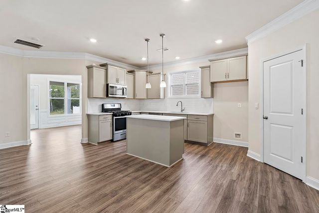 610 Raleighwood Lane, Simpsonville, SC 29681