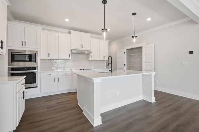 236 Hampshire Way, White House, TN 37188