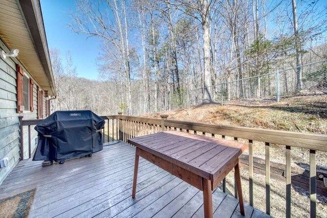 2912 Gribble Edwards Road, Hayesville, NC 28904