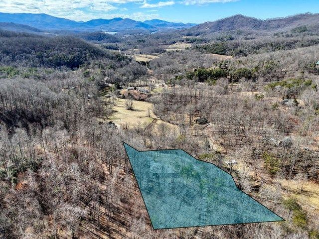 2912 Gribble Edwards Road, Hayesville, NC 28904