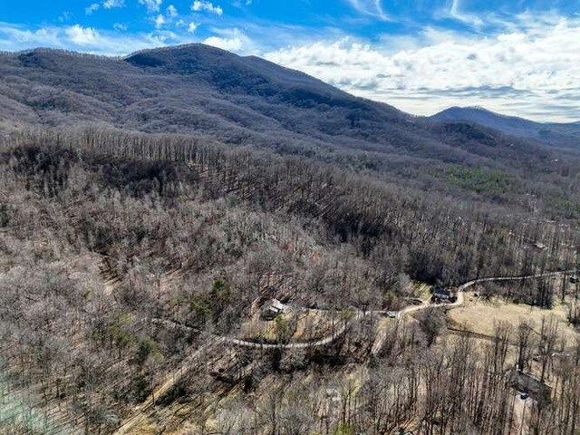2912 Gribble Edwards Road, Hayesville, NC 28904