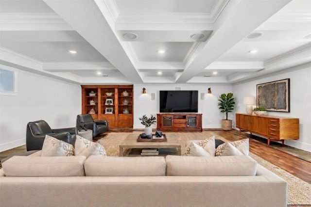 839 Pomona Avenue, Coronado, CA 92118