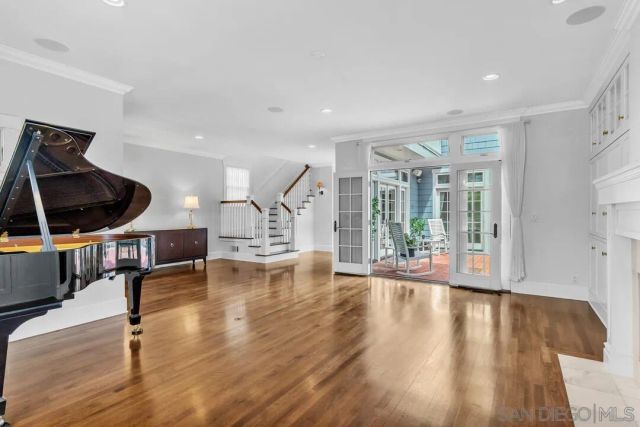 839 Pomona Avenue, Coronado, CA 92118