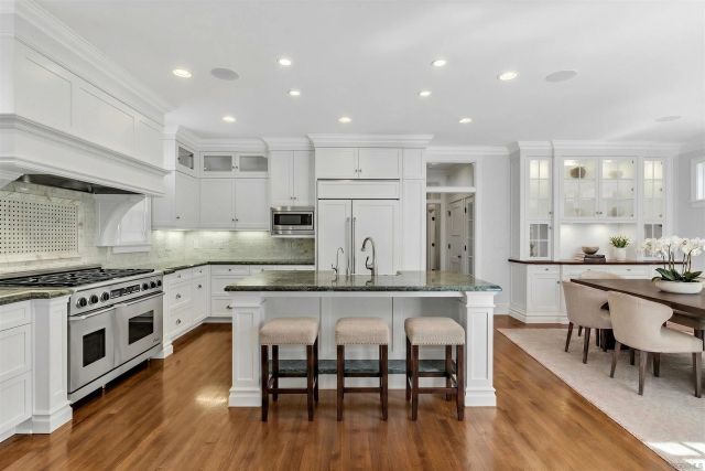 839 Pomona Avenue, Coronado, CA 92118