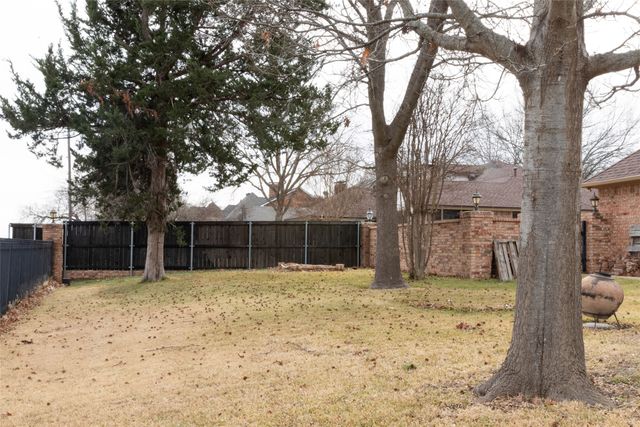 405 S Glacier Drive, Sherman, TX 75092