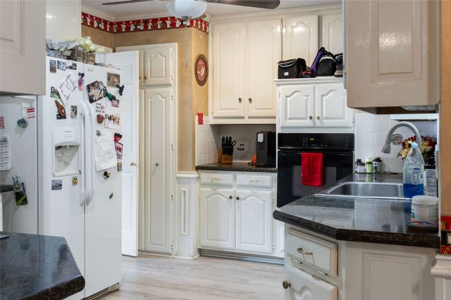 405 S Glacier Drive, Sherman, TX 75092