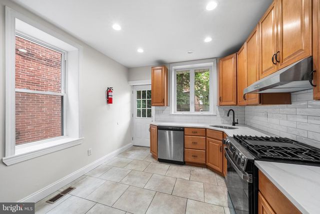 619 S 42ND ST, Philadelphia, PA 19104