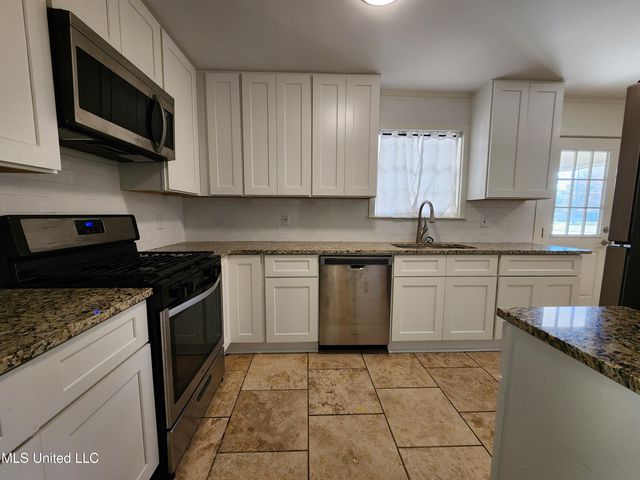 117 Roberts Circle, Ocean Springs, MS 39564