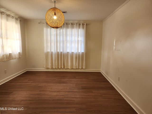 117 Roberts Circle, Ocean Springs, MS 39564