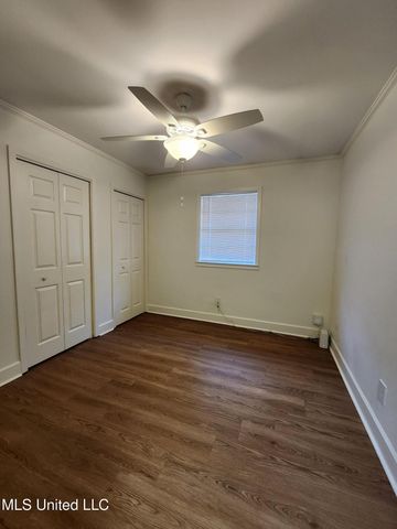 117 Roberts Circle, Ocean Springs, MS 39564