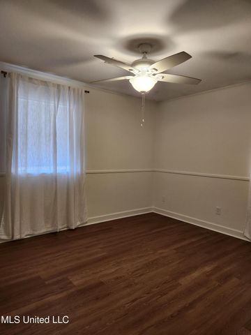 117 Roberts Circle, Ocean Springs, MS 39564