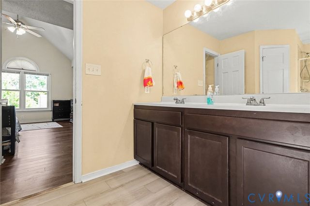 4103 Kings Gate Rd, Chester, VA 23831