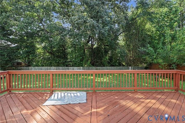 4103 Kings Gate Rd, Chester, VA 23831