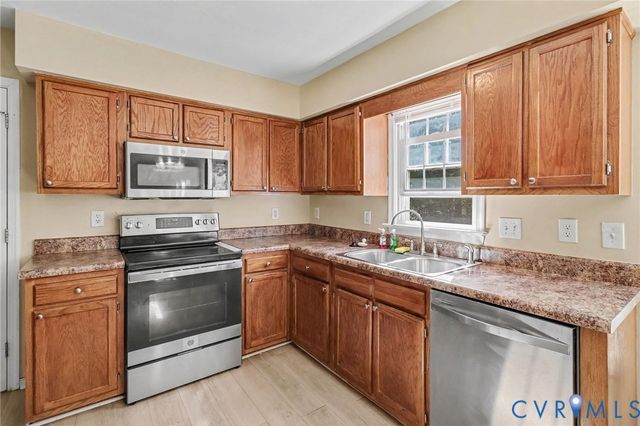4103 Kings Gate Rd, Chester, VA 23831
