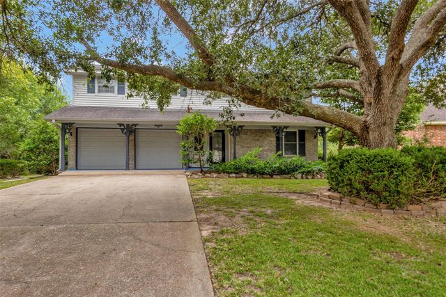 107 Bayou Glen Street, Hitchcock, TX 77563