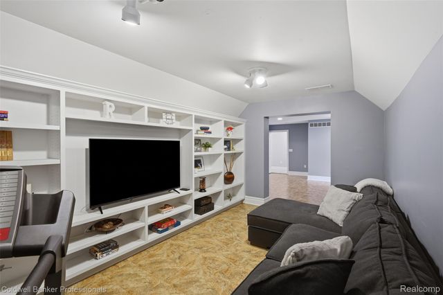 1928 Tranquil Court, Commerce Charter Township, MI 48390