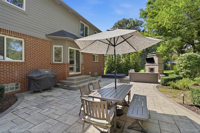 1928 Tranquil Court, Commerce Charter Township, MI 48390