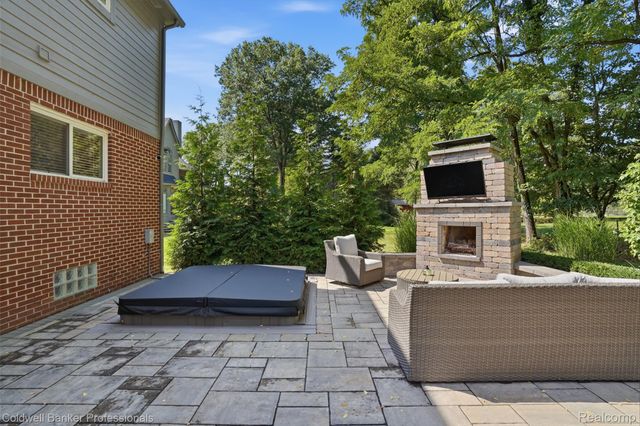 1928 Tranquil Court, Commerce Charter Township, MI 48390