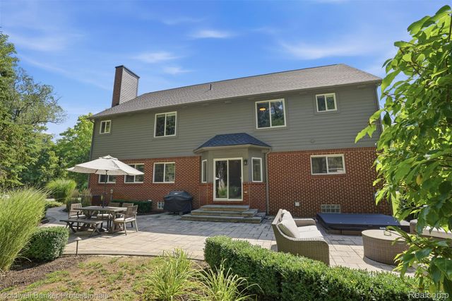 1928 Tranquil Court, Commerce Charter Township, MI 48390