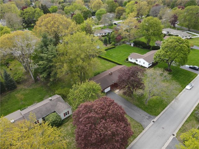 241 Shorewood Drive, Webster, NY 14580