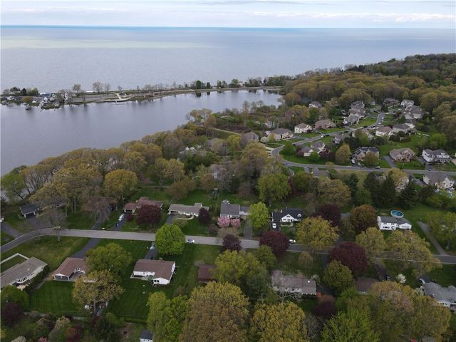241 Shorewood Drive, Webster, NY 14580