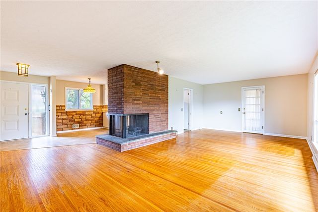 241 Shorewood Drive, Webster, NY 14580