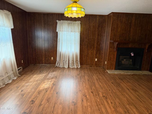 345 Monroe Street, Bristol, VA 24201