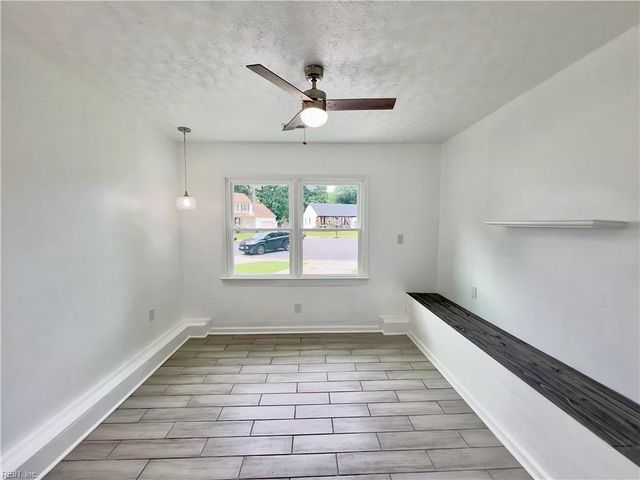 5 Jimmy CIR, Hampton, VA 23666