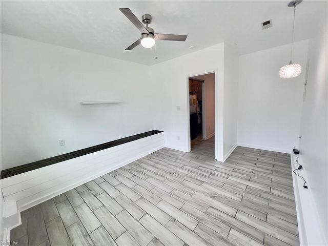 5 Jimmy CIR, Hampton, VA 23666