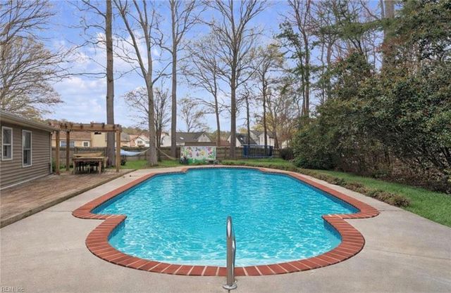 5 Jimmy CIR, Hampton, VA 23666