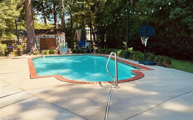 5 Jimmy CIR, Hampton, VA 23666