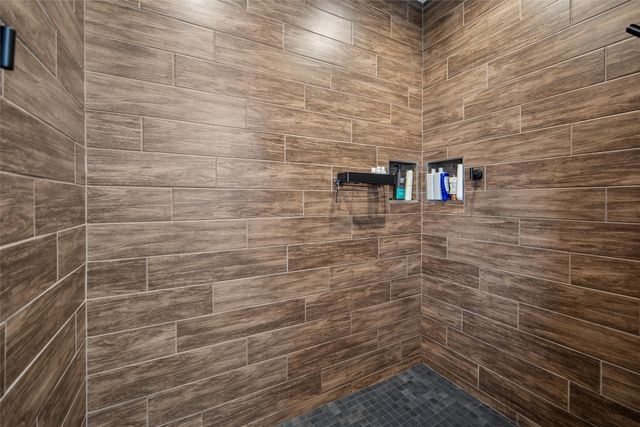 855 Augusta Court, Waukee, IA 50263