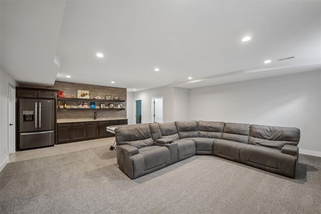 855 Augusta Court, Waukee, IA 50263
