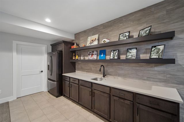 855 Augusta Court, Waukee, IA 50263