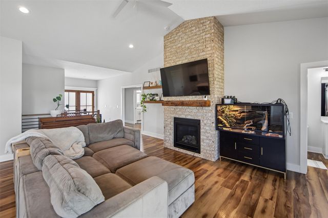 855 Augusta Court, Waukee, IA 50263