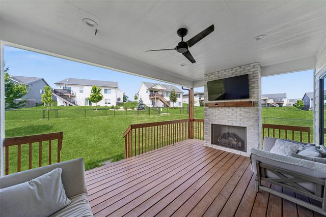 855 Augusta Court, Waukee, IA 50263