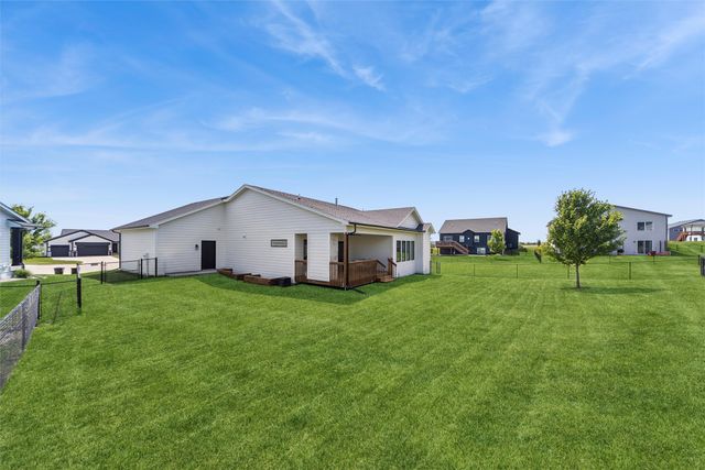 855 Augusta Court, Waukee, IA 50263